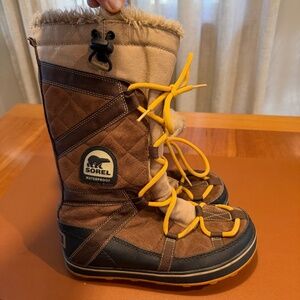Sorel Women ’s Glacy Explorer Waterproof Snow Boot (Size 8)